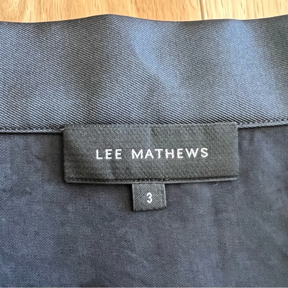 Lee Mathews Penny Black Wrap Mini Skirt Button Closure Pockets Size US 8 - Picture 5 of 8